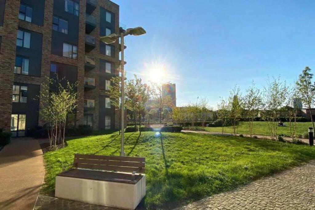 Luxury 2 Bed Ensuite 2 Bathroom Apartment East Croydon South Norwood ภายนอก รูปภาพ